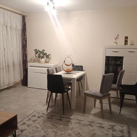 Uroczy Apartament Krasków Eksteriør bilde